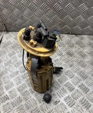 Volvo V70 In-tank fuel pump 30671066
