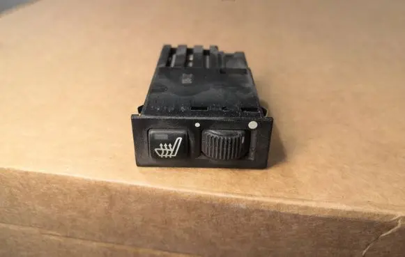 BMW 7 E38 Seat heating switch 61318352259 03055000 459500