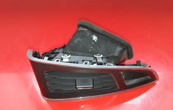 Ford Focus Dashboard side air vent grill/cover trim BM51018B08