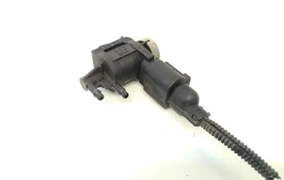Vacuum valve