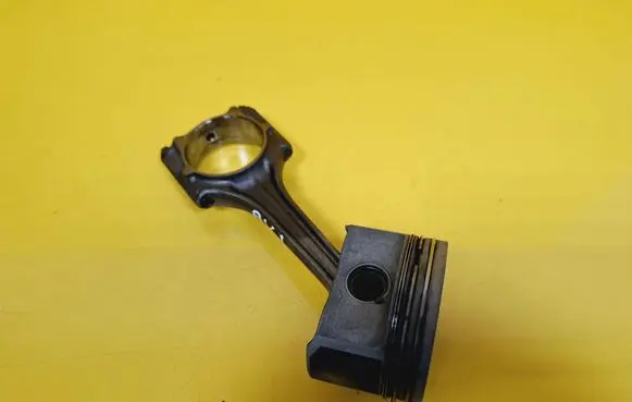 Audi A4 S4 B6 8E 8H Piston 81P32