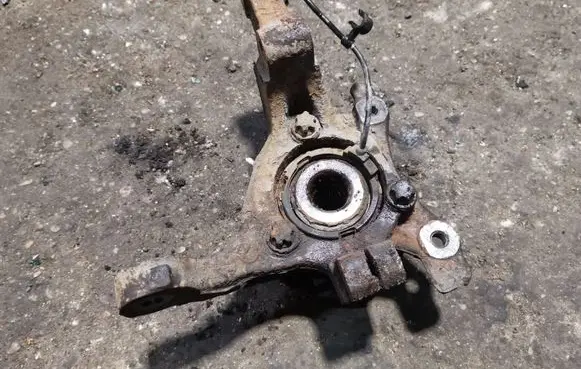 Opel Astra H Front wheel hub