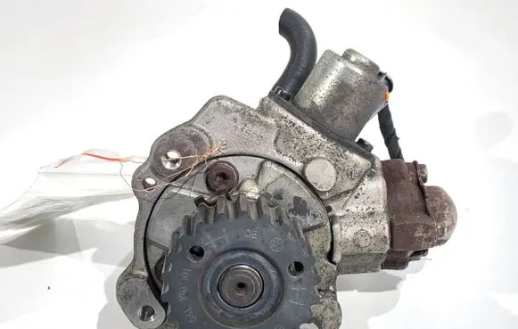 Skoda Octavia Mk3 (5E) Fuel injection high pressure pump 04B130755H