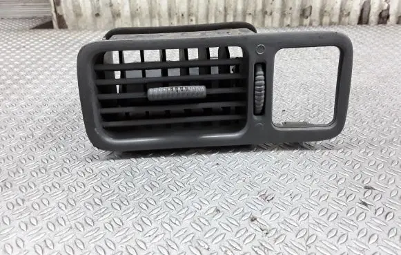 Honda CR-V Dashboard side air vent grill/cover trim 77630S10A0