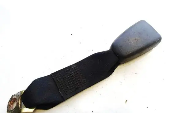 Mitsubishi Carisma Rear seatbelt buckle 319022