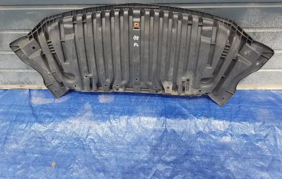 Mercedes-Benz E W212 Engine splash shield/under tray 2125200223BFGG A2125200223