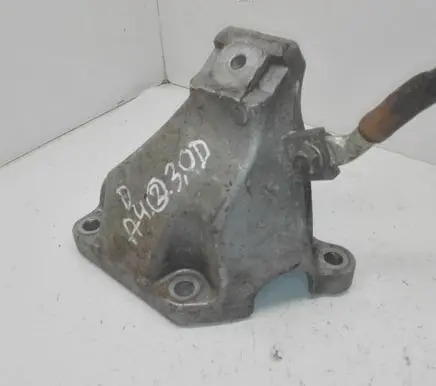 Audi A4 S4 B7 8E 8H Engine mounting bracket 8E0199308AK