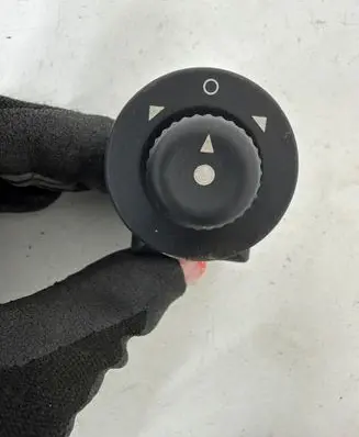 Citroen Xsara Picasso Wing mirror switch 185526