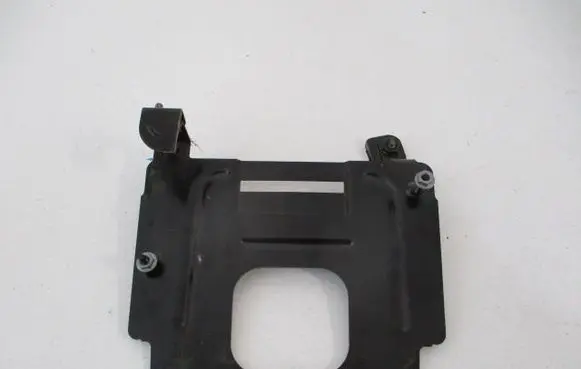Engine mount bracket