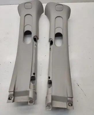 Chrysler Grand Voyager V (B) pillar trim (top) P0ZR26ES3AE P0ZR267ES3AE 37718236