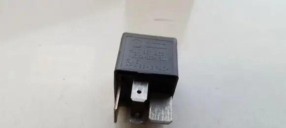 Audi A4 S4 B7 8E 8H Other relay 8D0951253
