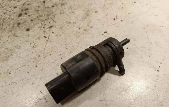 BMW 3 F30 F35 F31 Windscreen/windshield washer pump 7302589 3437380 13264011