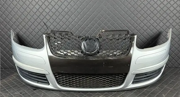 Volkswagen Golf V Front bumper 