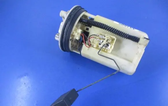 Mitsubishi Carisma In-tank fuel pump