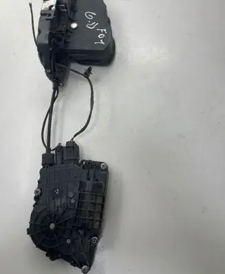 BMW 7 F01 F02 F03 F04 Rear door soft close latching motor 7185688