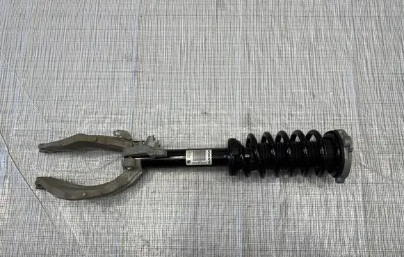 Volvo XC90 Front shock absorber/damper P32292211