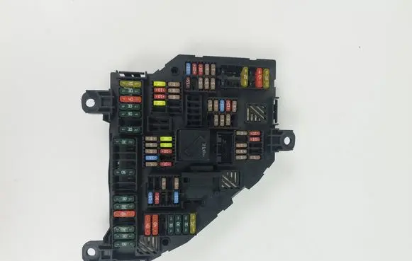 BMW 5 F10 F11 Fuse module 1670498