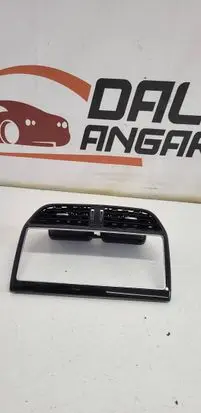 Jaguar F-Pace Dash center air vent grill HK83014L21CE 07022018 09861