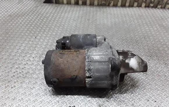 Mitsubishi Lancer VIII Starter motor M000T33771