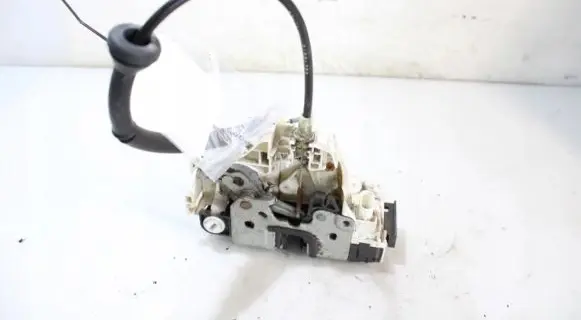 Chrysler Sebring (JS) Front door lock