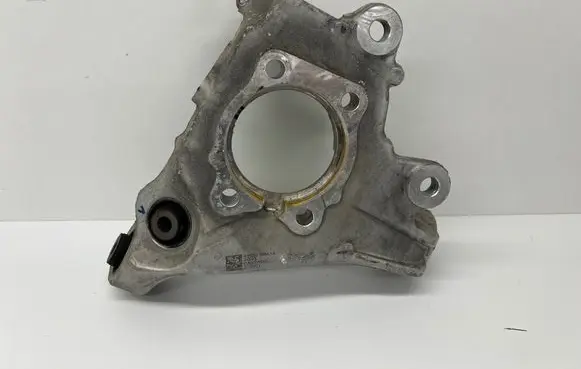 Rear wheel hub