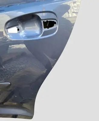 Toyota Avensis T270 Rear door