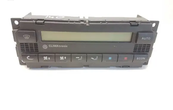 Volkswagen PASSAT B5.5 Climate control unit
