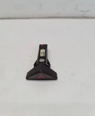 Volvo V70 Hazard light switch 9441045 01W365