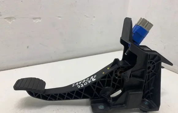 Dacia Sandero Clutch pedal 465039034R 8201298896