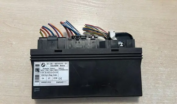 BMW 5 E60 E61 Comfort/convenience module 6974310 61356974310 5WK49111