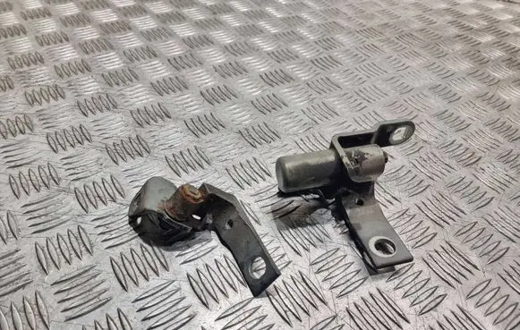 Ford Mondeo MK IV Front door hinge set 6m21u22811ab