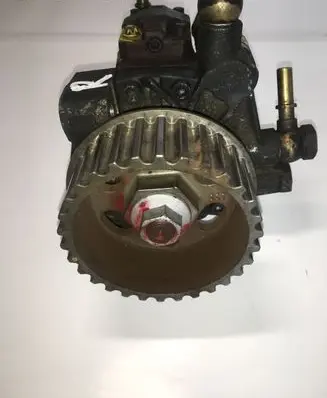 Nissan Juke I F15 Fuel injection high pressure pump A2C53252602 H8200704210 5WS40565