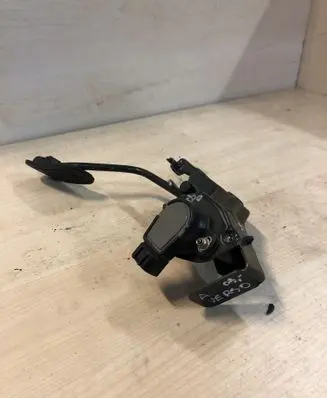 Toyota Avensis Verso Accelerator throttle pedal 8928147010 1983003010 05C30