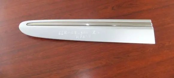 Mercedes-Benz CLK A209 C209 Fender trim (molding) A2096902662