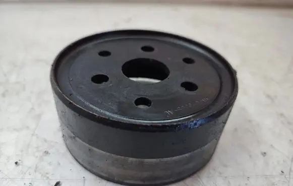 Land Rover Discovery 3 - LR3 Water pump pulley 4R8Q8509AC