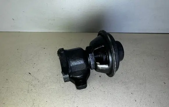KIA Sorento EGR valve 4A000 2E18 2E184A000