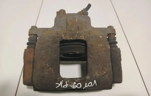 Chrysler Grand Voyager V Front brake caliper