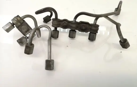 Toyota Auris 150 Fuel injector supply line/pipe 