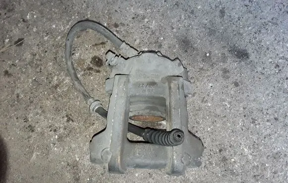 BMW 1 F20 F21 Front brake caliper 22284 W09104 249P