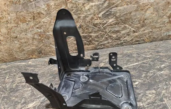 Fiat 500X Battery tray 