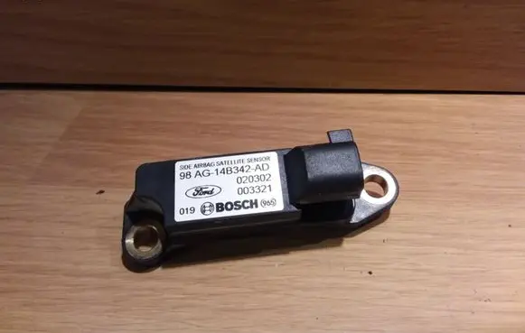 Ford Focus Airbag deployment crash/impact sensor 98AG14B342AD