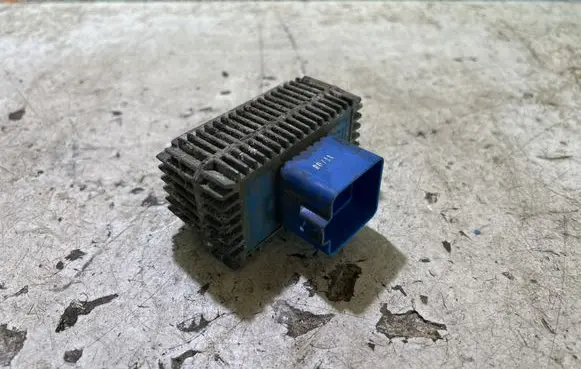 Opel Zafira B Glow plug pre-heat relay 55353011 51299014B