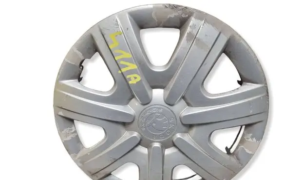 Volkswagen Polo IV 9N3 R14 wheel hub/cap/trim 5J0601147E