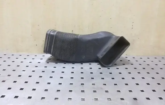 Audi A6 S6 C5 4B Air intake duct part 8D0129617E