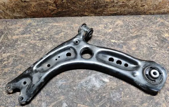 Seat Leon (5F) Front lower control arm/wishbone 5Q0407151L