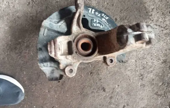Volvo V60 Front wheel hub spindle knuckle 6G913K171A