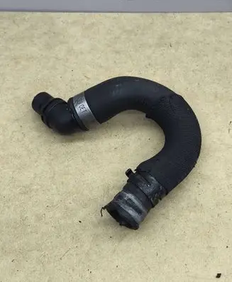 Mercedes-Benz CLS C219 Engine coolant pipe/hose A2118301496