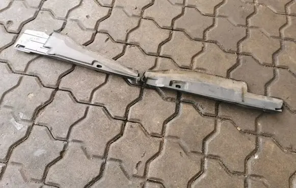 Renault Laguna III Fender end trim 668620012R