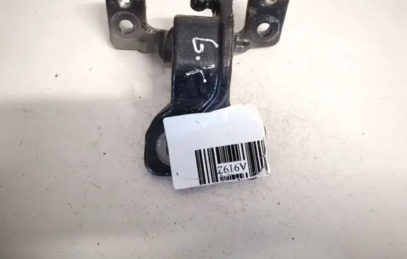 Mercedes-Benz C AMG W204 Rear door lower hinge
