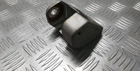 Volvo V40 Engine mounting bracket 31359644
